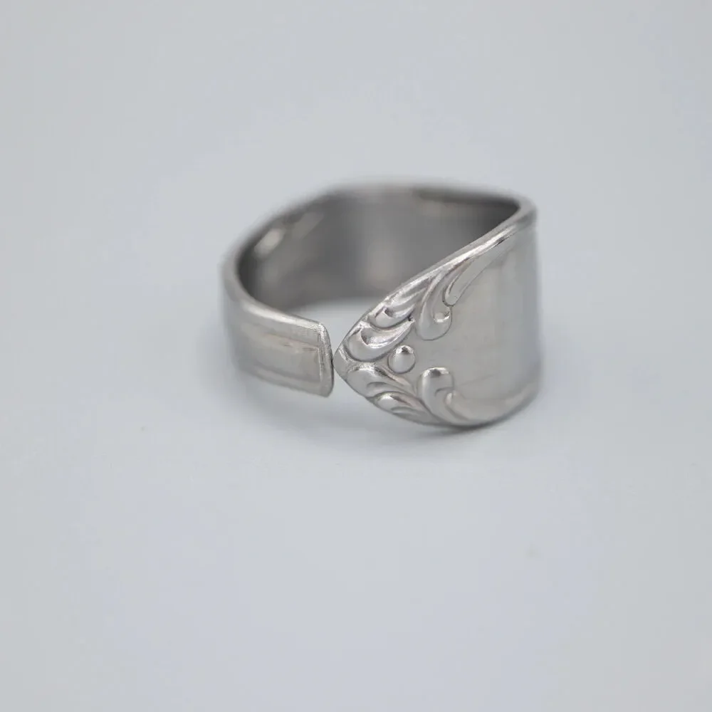 Clean Element Size 11 Spoon Ring Stainless Steel Polished Vintage Water Waves